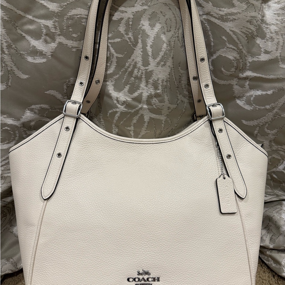 Coach Cream Leather Tote Sophisticated Design (Chalk)